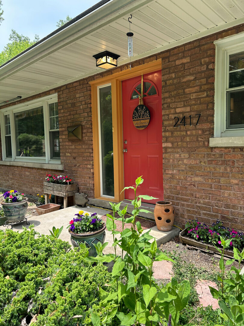Property Photo: 2417 Lyons Street IL 60201
