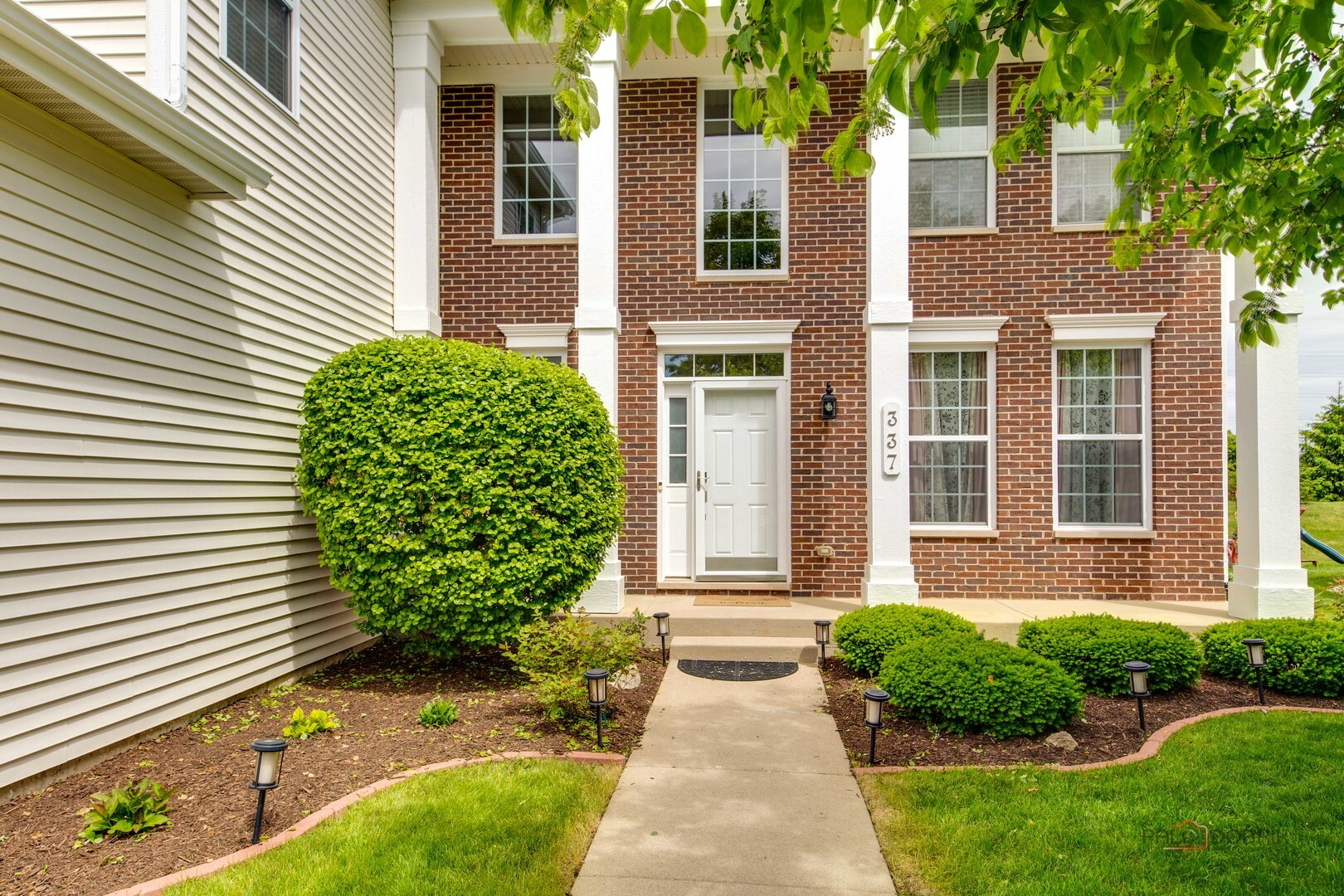 Property Photo: 337 Veronica Circle IL 60103
