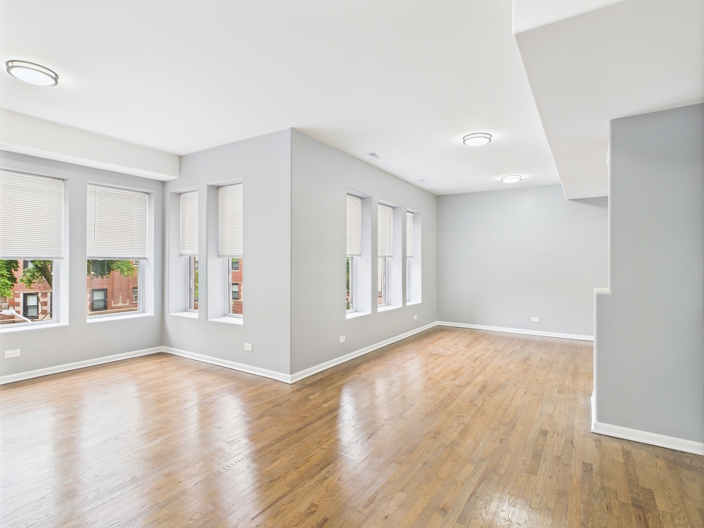 Property Photo: 1729 E 67th Street 2E IL 60649