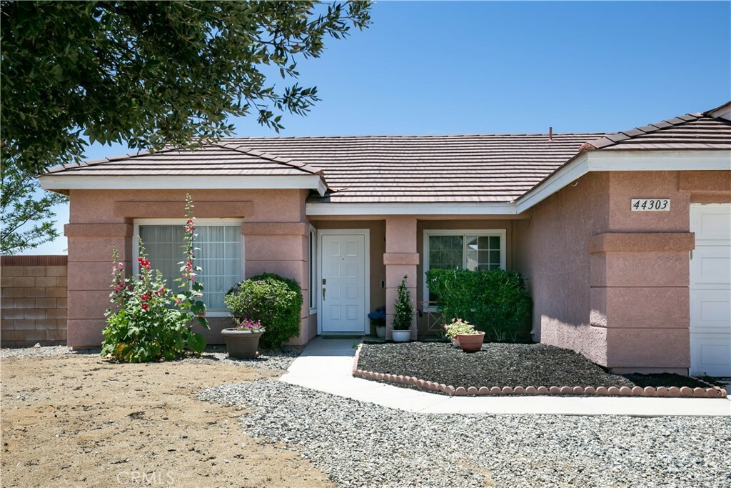 Property Photo: 44303 Freer Way CA 93536
