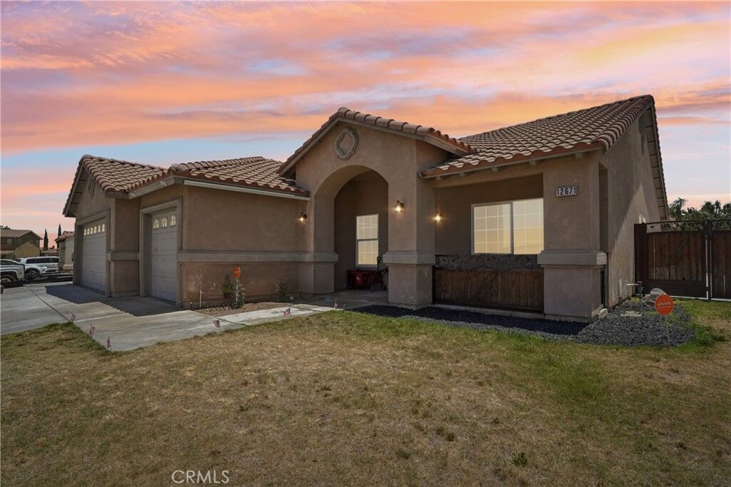 Property Photo:  12671 Shorewood Ln  CA 92392 