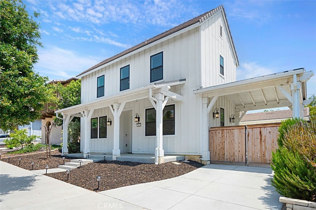 Property Photo: 62 Los Altos Street CA 93004
