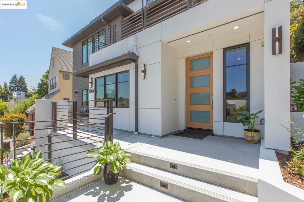Property Photo:  6268 Acacia Avenue  CA 94618 