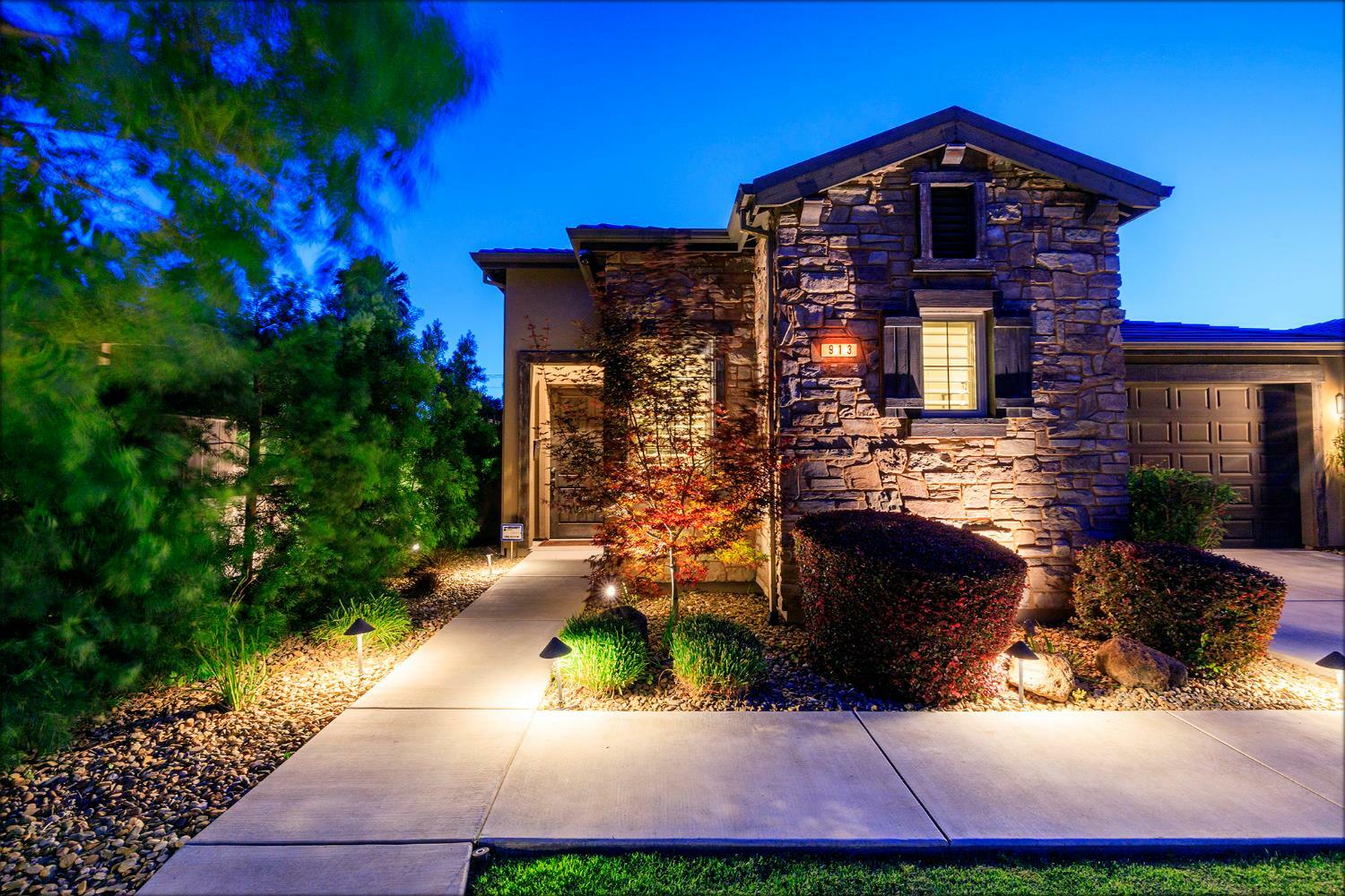 Property Photo: 913 Hackberry Avenue CA 95350