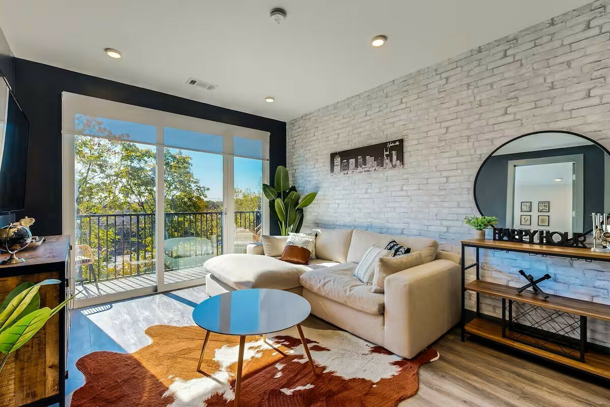 Property Photo: 65 Lindsley Ave 310 TN 37210