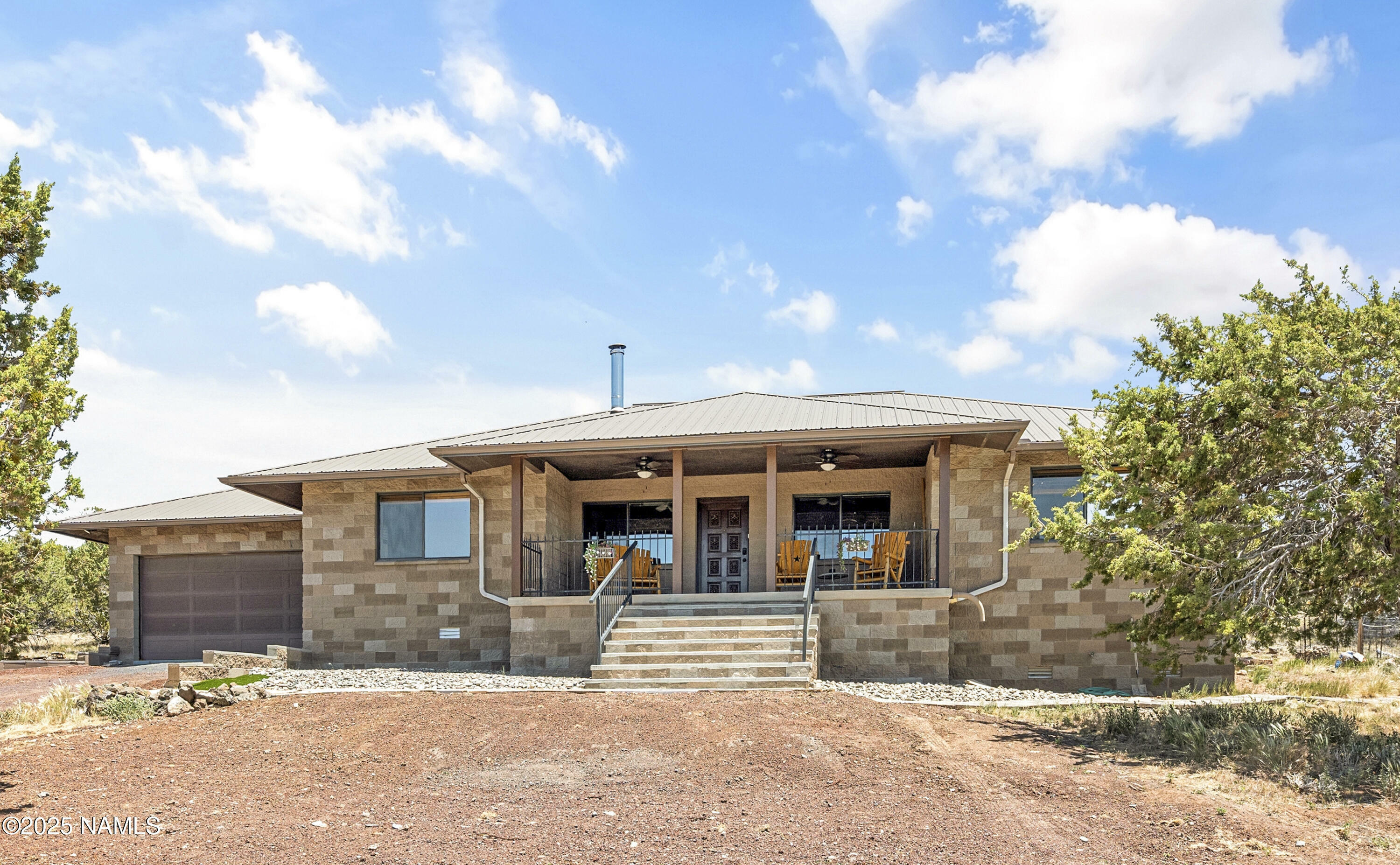 Property Photo: 1384 W Canvasback Trail AZ 86046