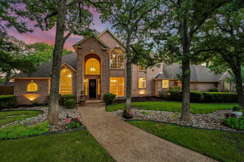 Property Photo:  1002 Hidden Knoll Court  TX 76092 