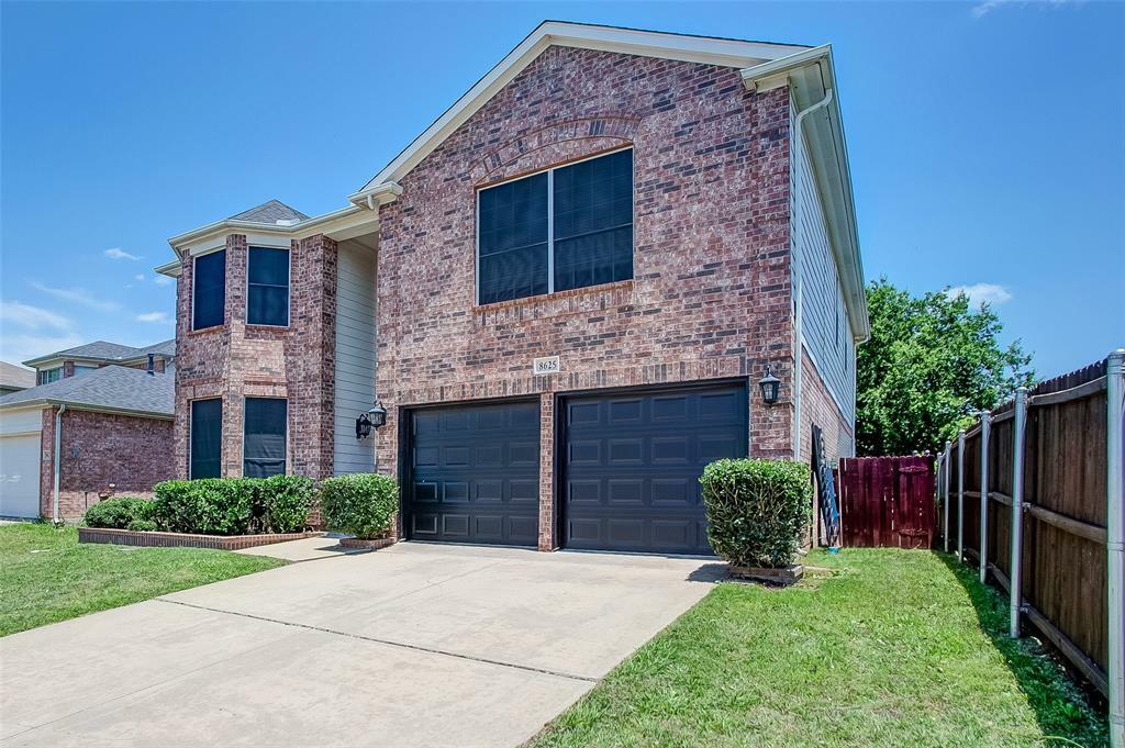 Property Photo: 8625 Charleston Avenue TX 76123