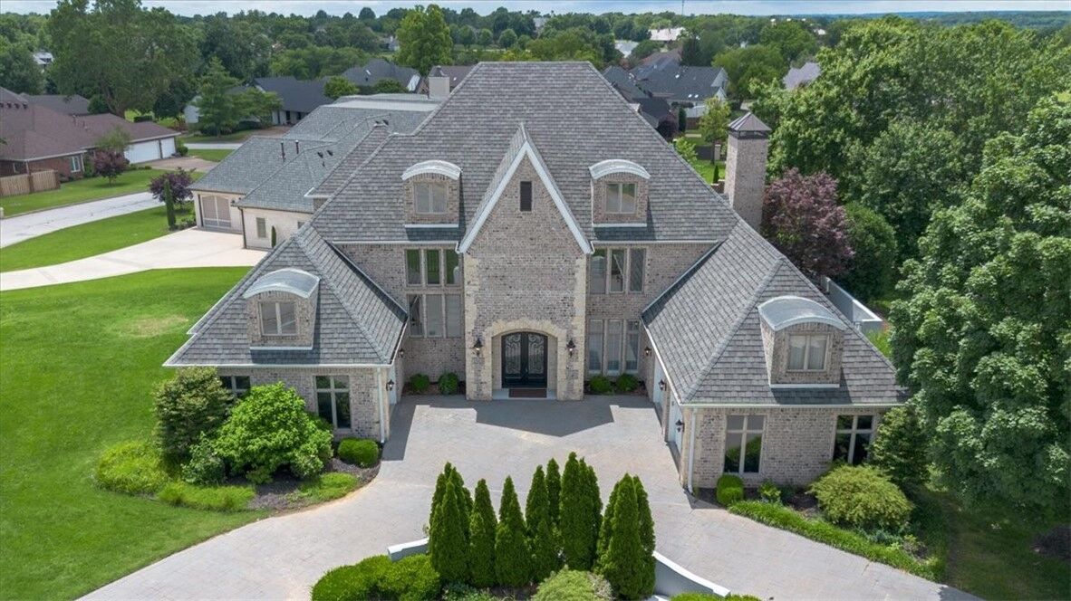 Property Photo:  1 W Colonial Drive  AR 72758