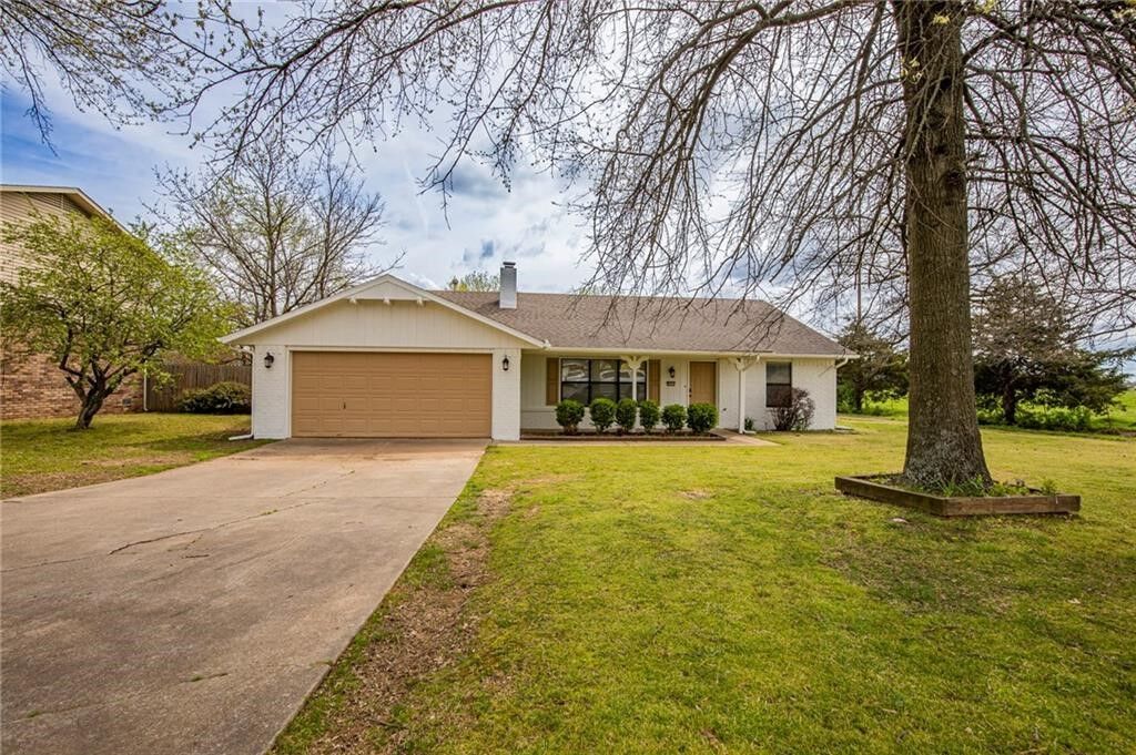 Property Photo:  5315 Walden Street  AR 72745 