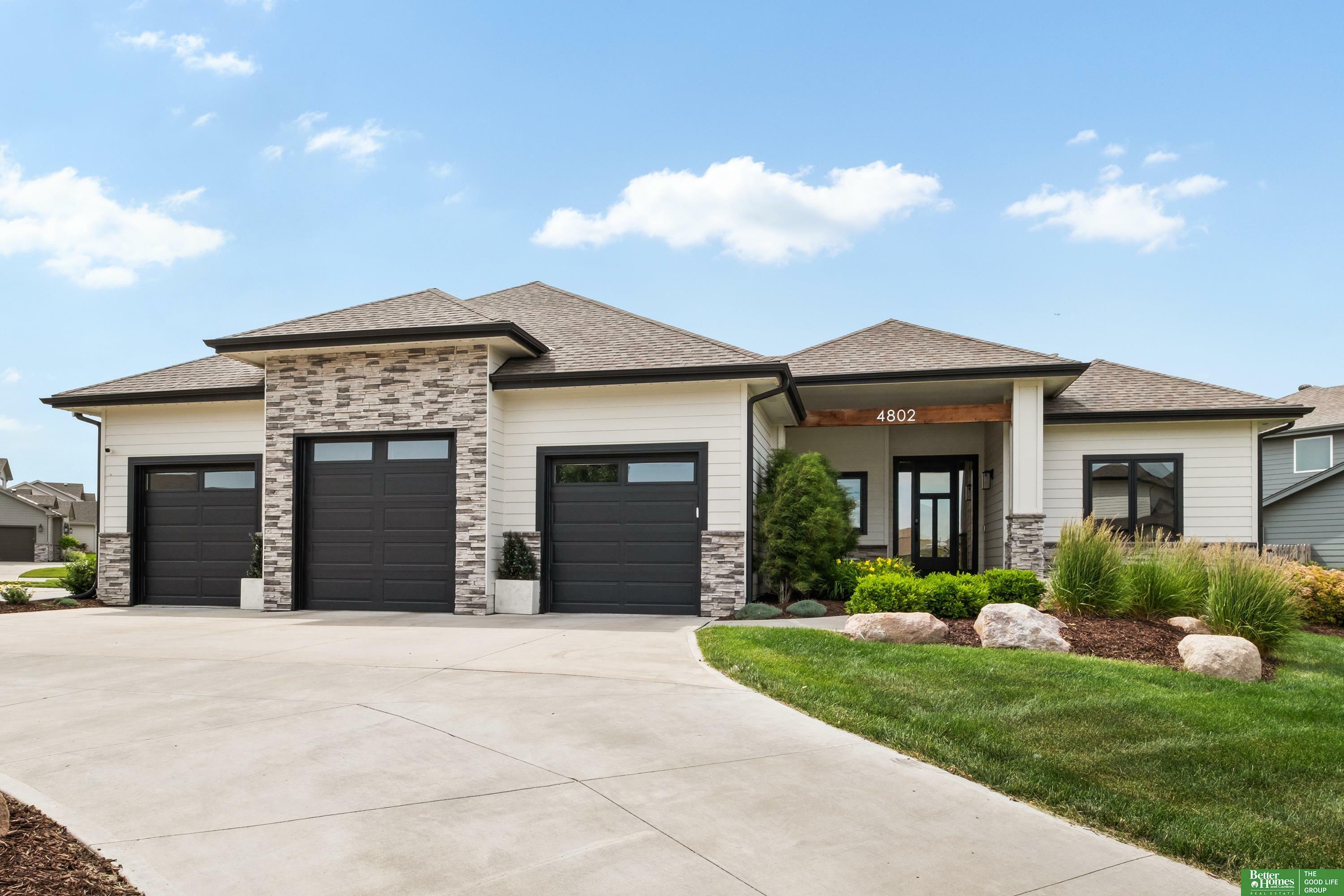 Property Photo: 4802 N 187th Avenue NE 68022