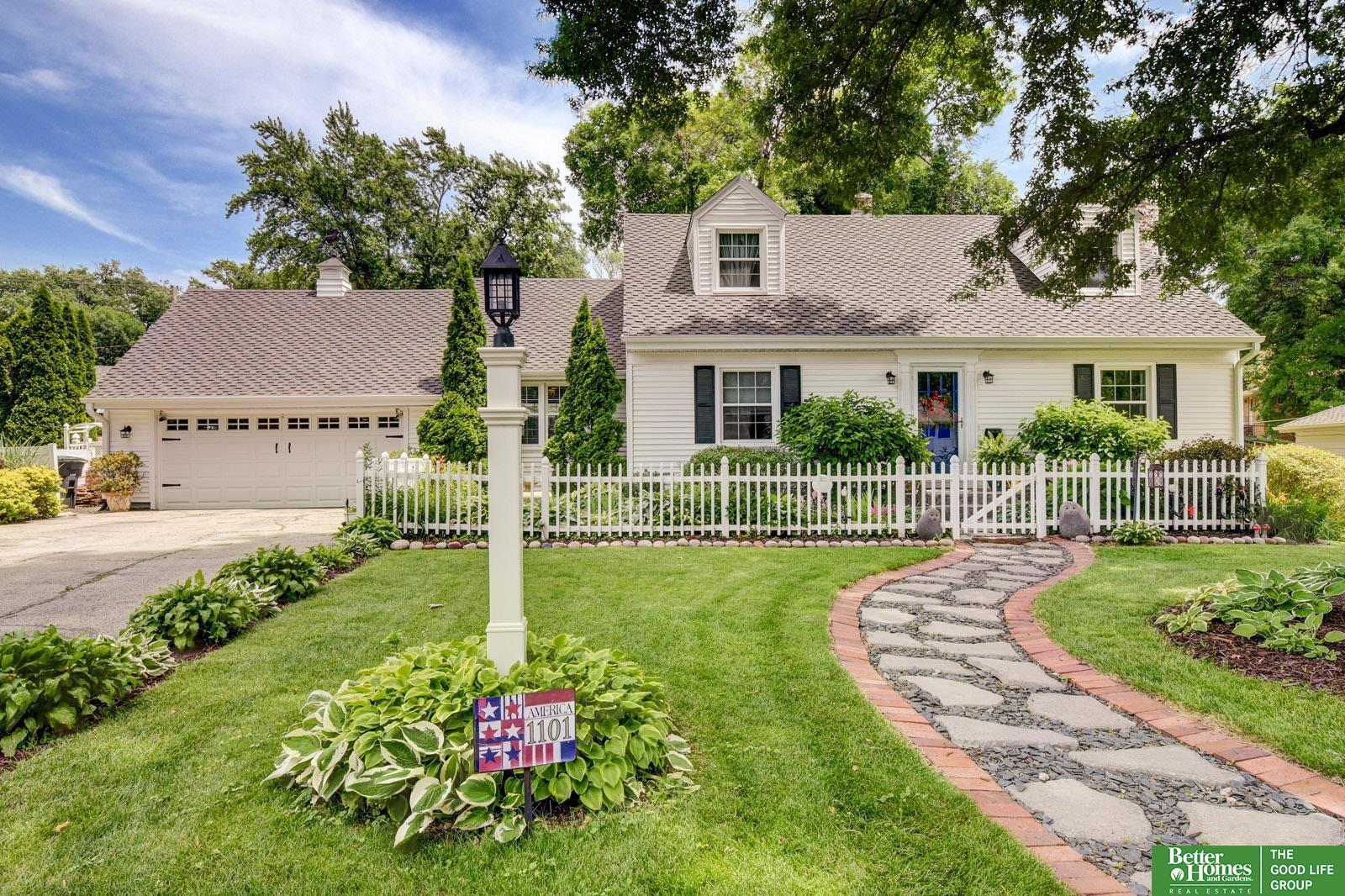 Property Photo: 1101 Dillon Drive NE 68132