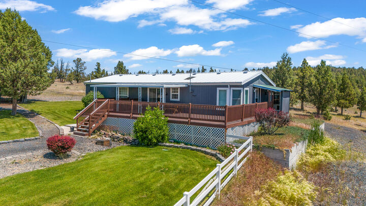 Property Photo: 11976 SE Juniper Canyon Road OR 97754