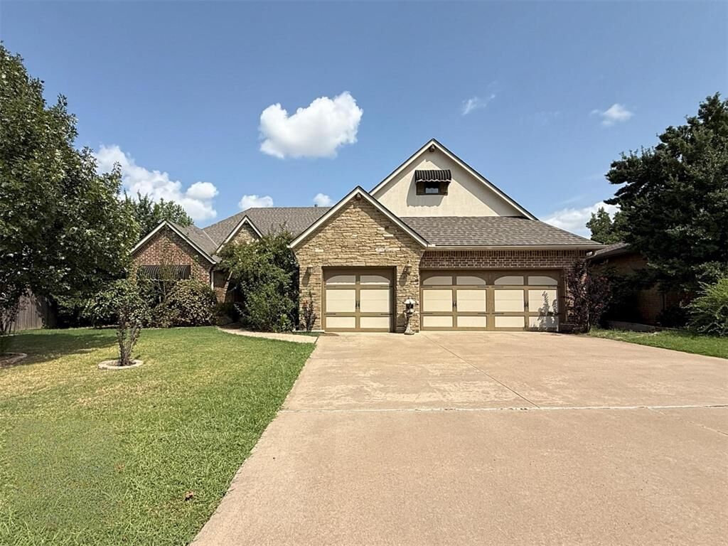 Property Photo:  13328 NW Apple Valley Drive  OK 73120 