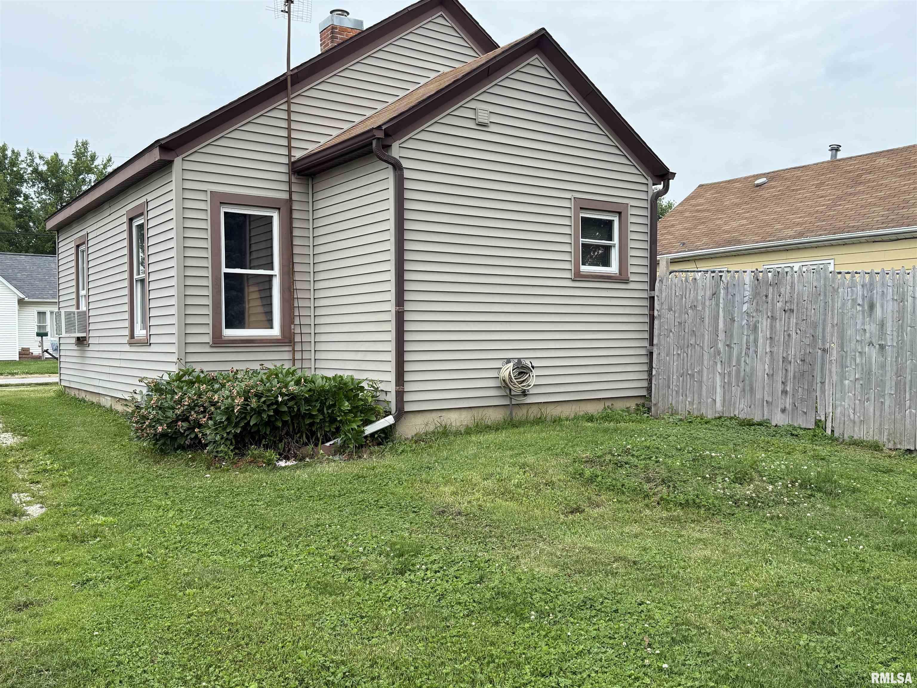 Property Photo: 441 W Avenue E IL 61542