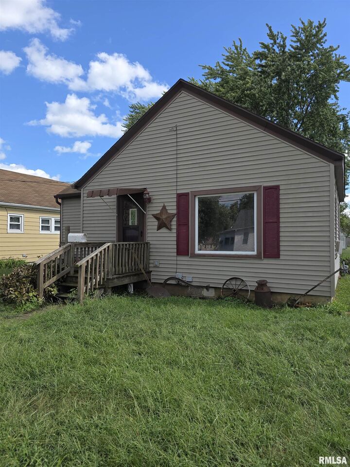 Property Photo: 441 W Avenue E IL 61542
