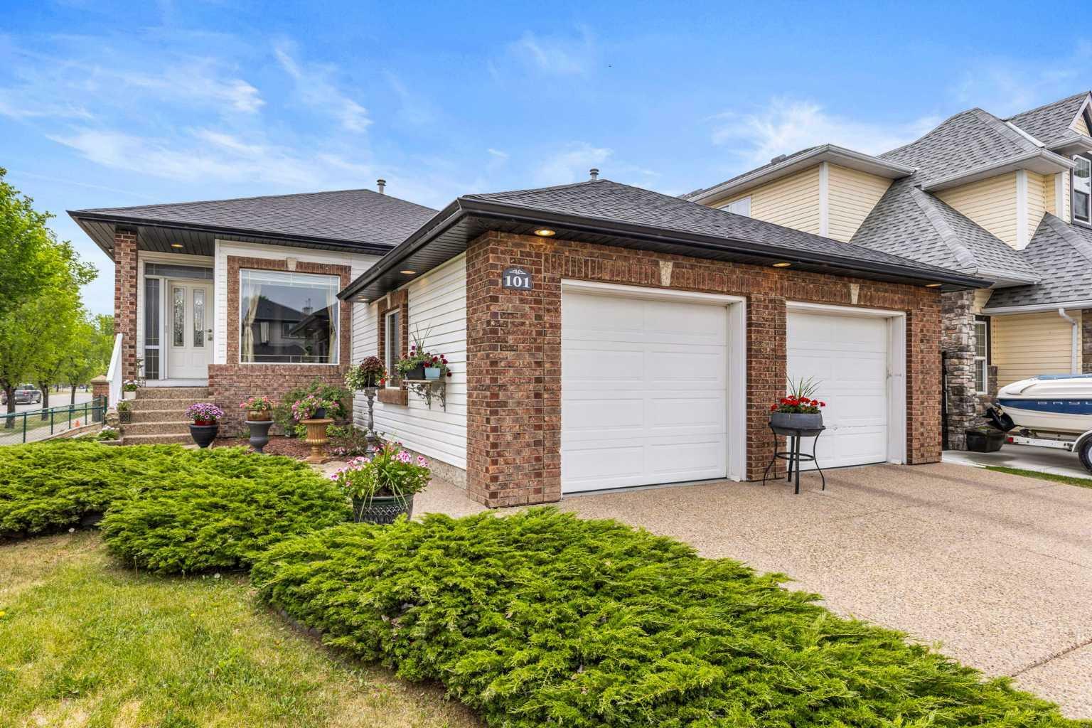 101 Springmere Drive  Chestermere AB T1X 1A9 photo