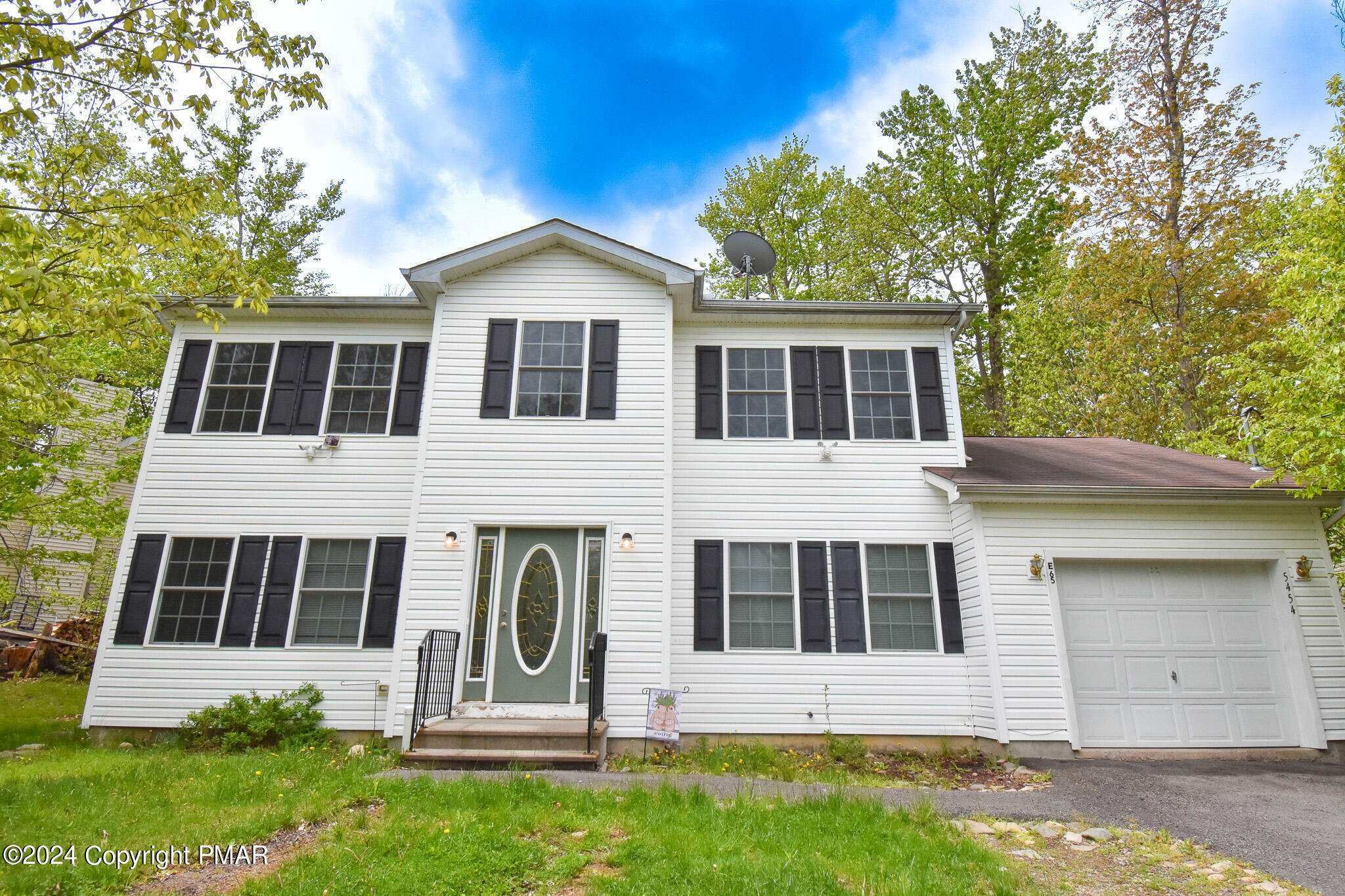Property Photo: 5454 Jennifer Lane PA 18466