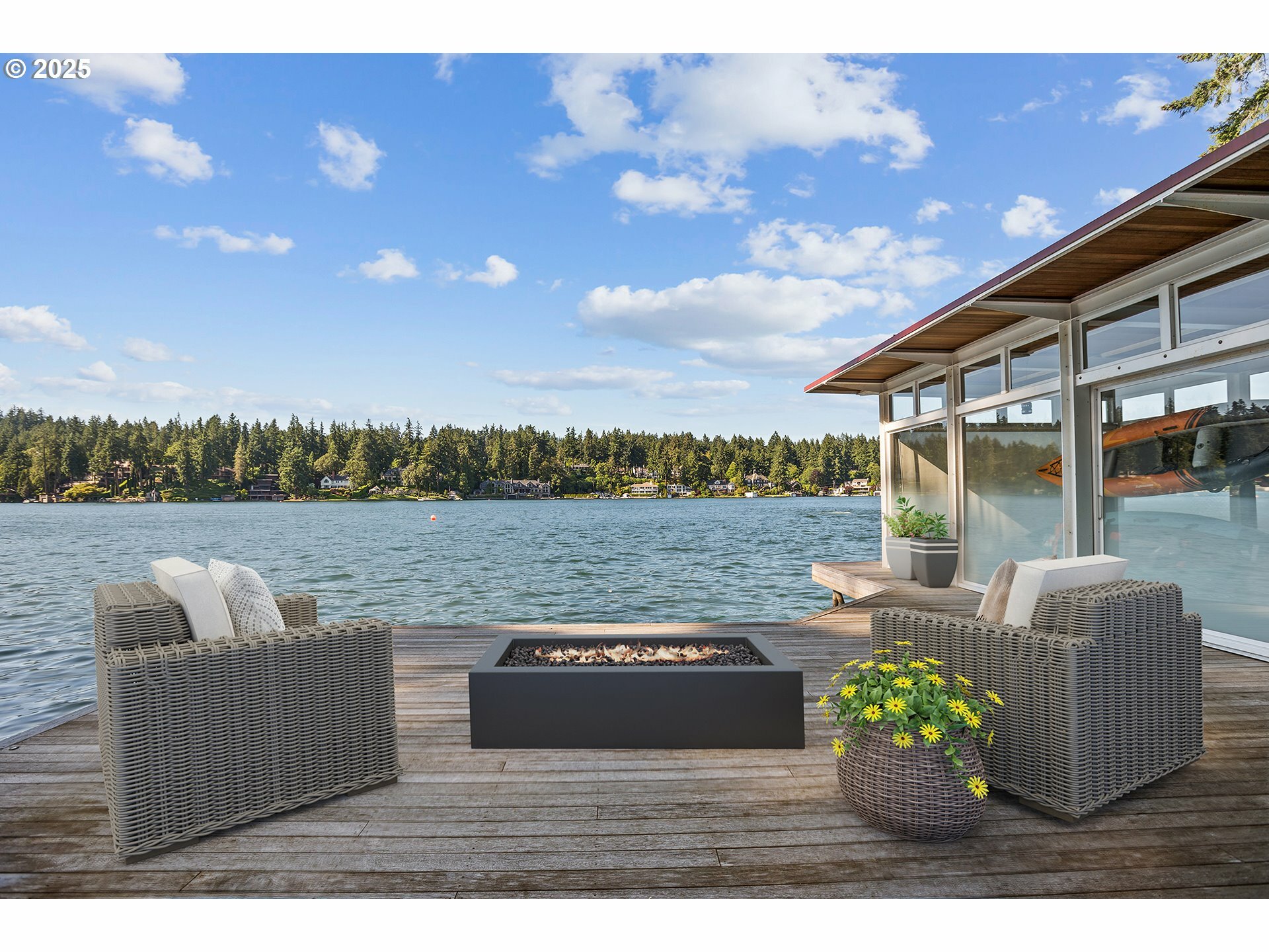 Property Photo: 693 Terrace Dr OR 97034