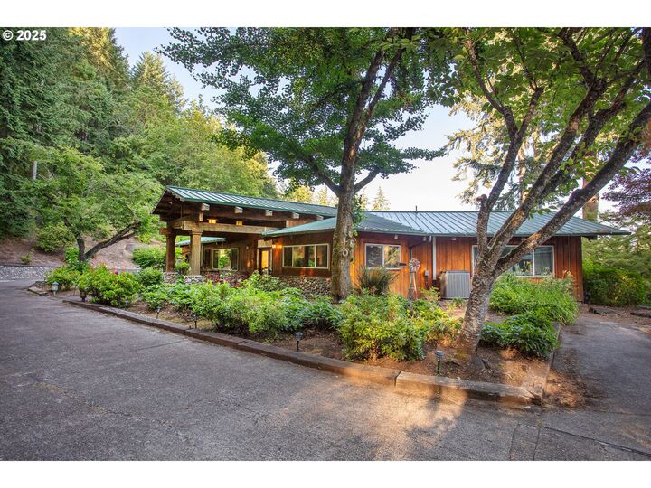 Property Photo: 33423 Timber Ln OR 97405