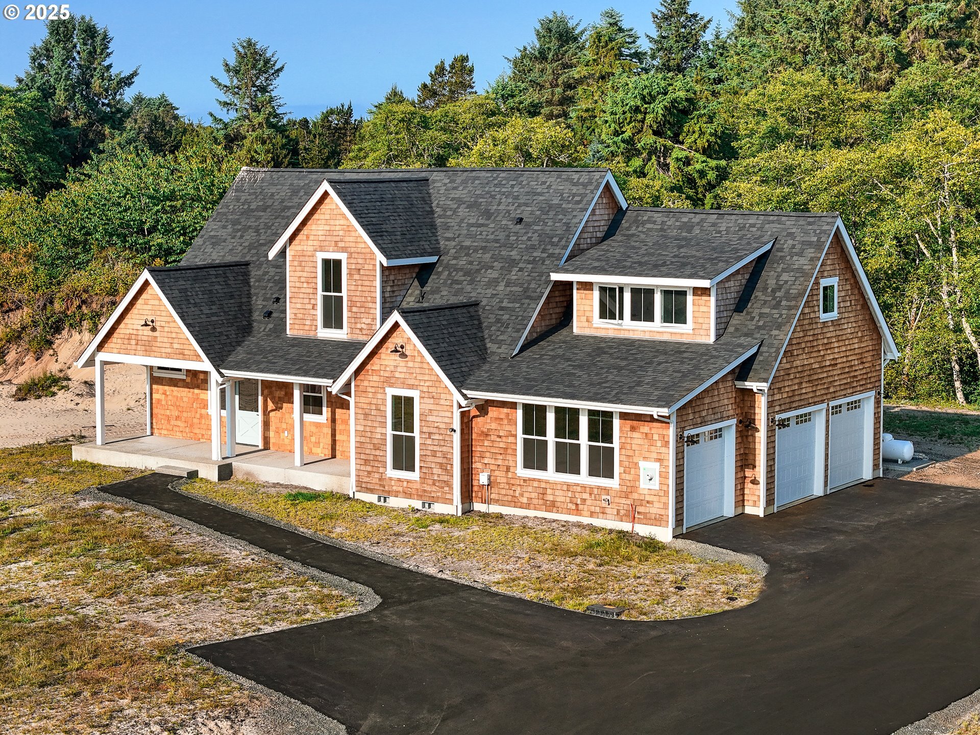 Property Photo:  90190 Hobie Rd  OR 97146 