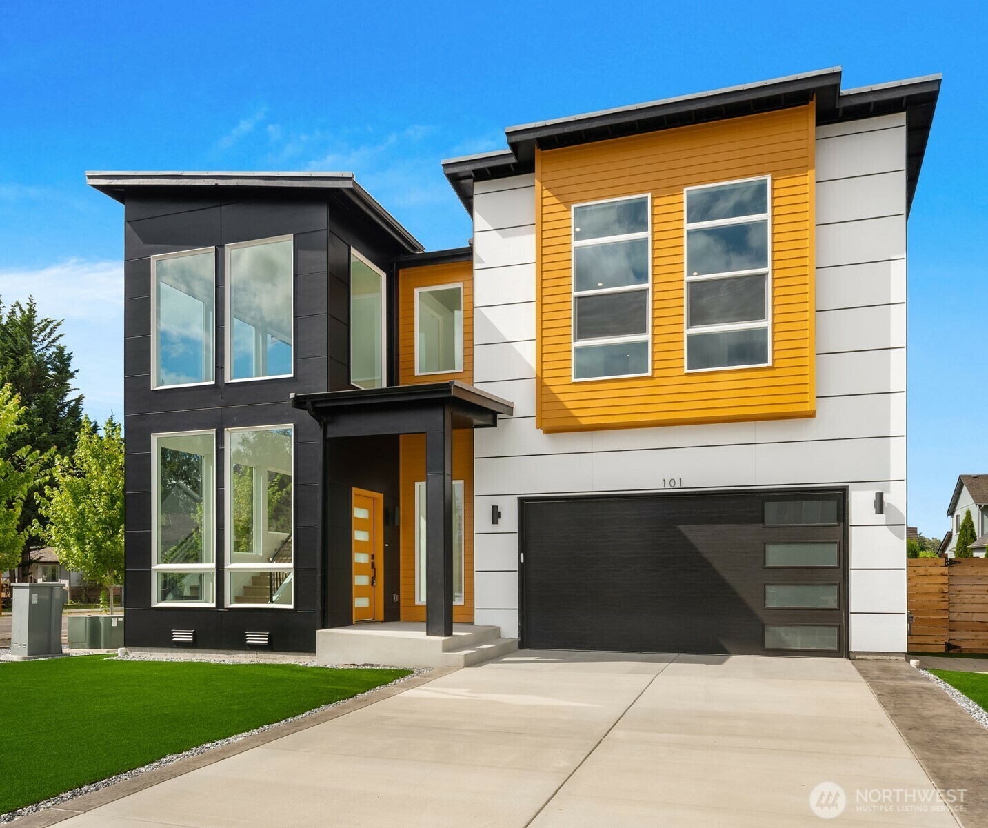 Property Photo: 101 Palisades Place WA 98047
