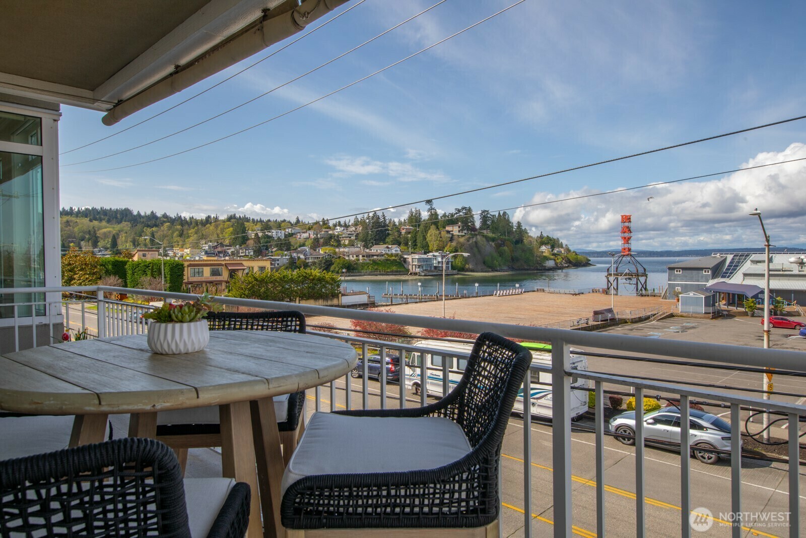 Property Photo:  6042  Seaview Avenue NW 301  WA 98107 
