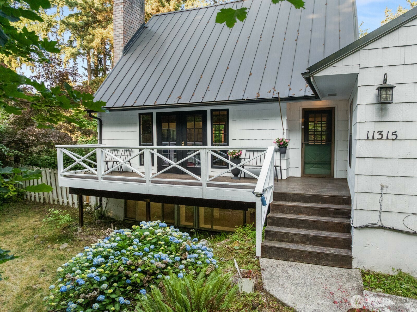 Property Photo: 11315 85th Avenue E WA 98373