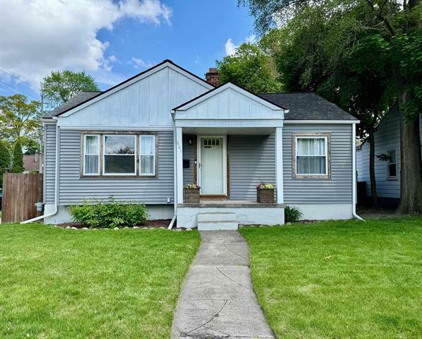 Property Photo:  601 S Edgeworth Avenue  MI 48067 