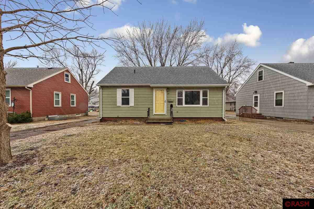 Property Photo:  710 S Jefferson Street  MN 56073-9412 