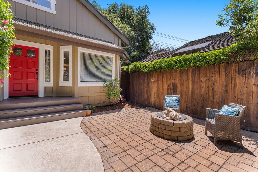 Property Photo:  204 Oak Way  CA 95065 