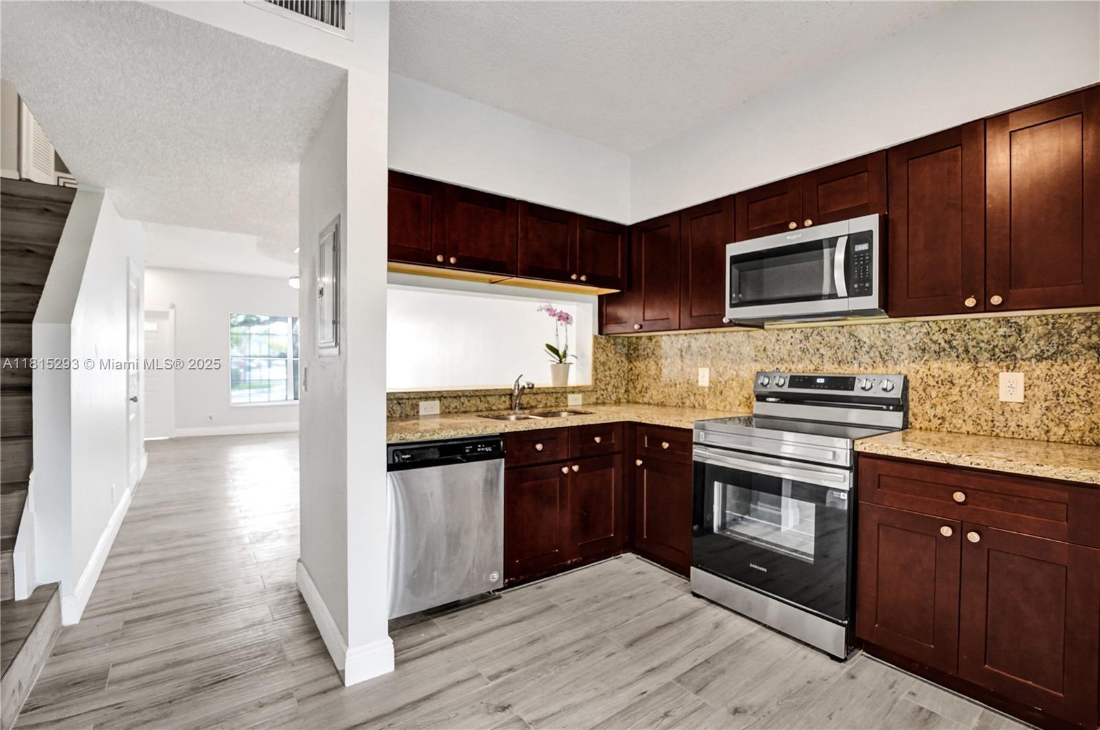 Property Photo: 16607 Hemingway Dr FL 33326