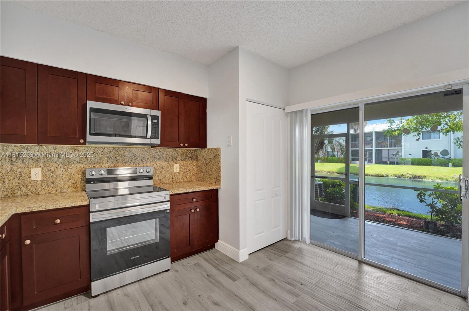 Property Photo: 16607 Hemingway Dr FL 33326