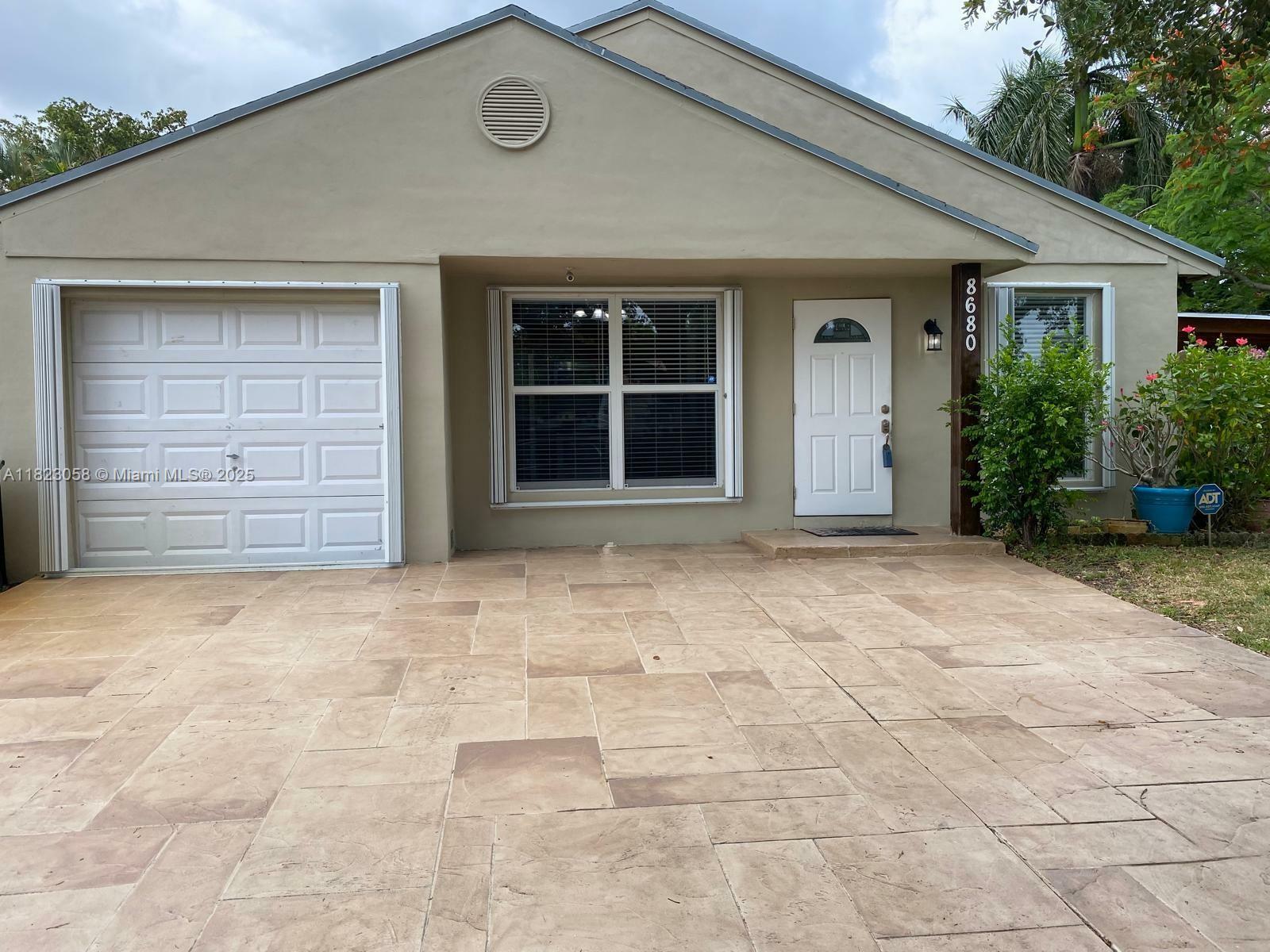 8680 SW 16th St  Pembroke Pines FL 33025 photo