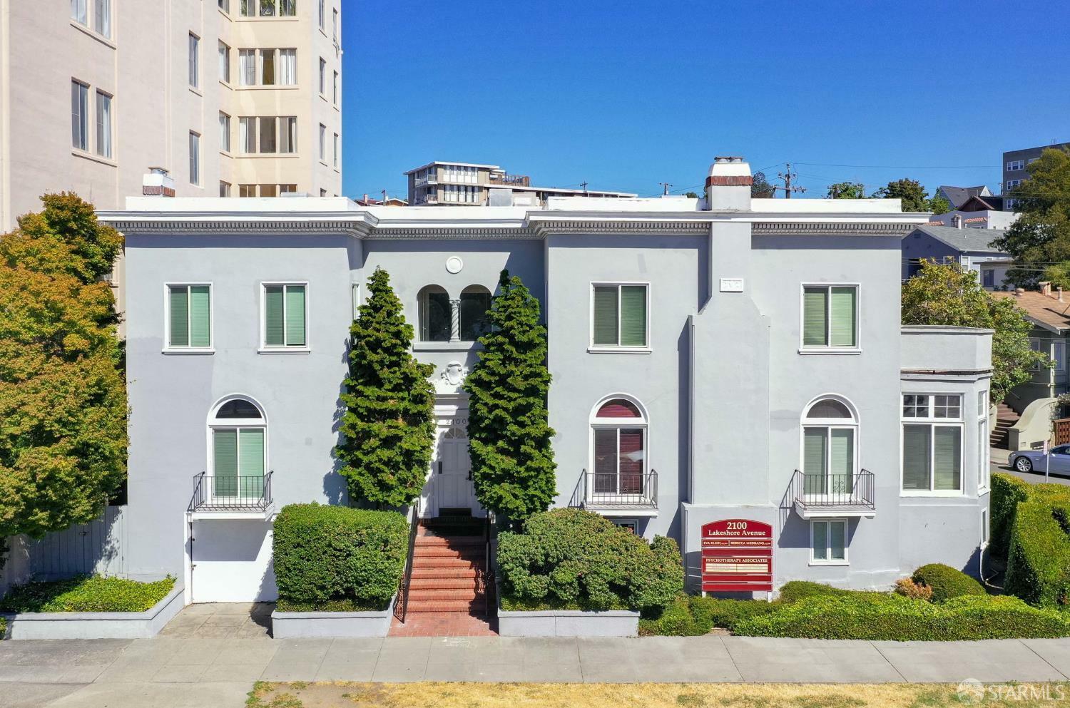 2108 Lakeshore Avenue  Oakland CA 94606 photo