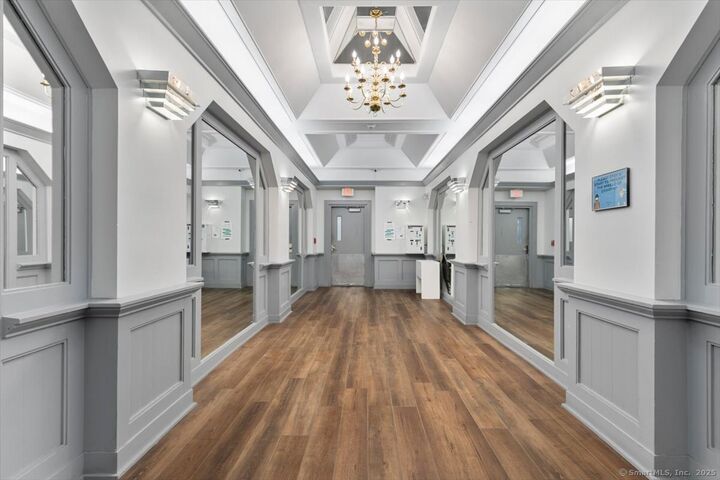 Property Photo: 196 Crown Street 5I CT 06510