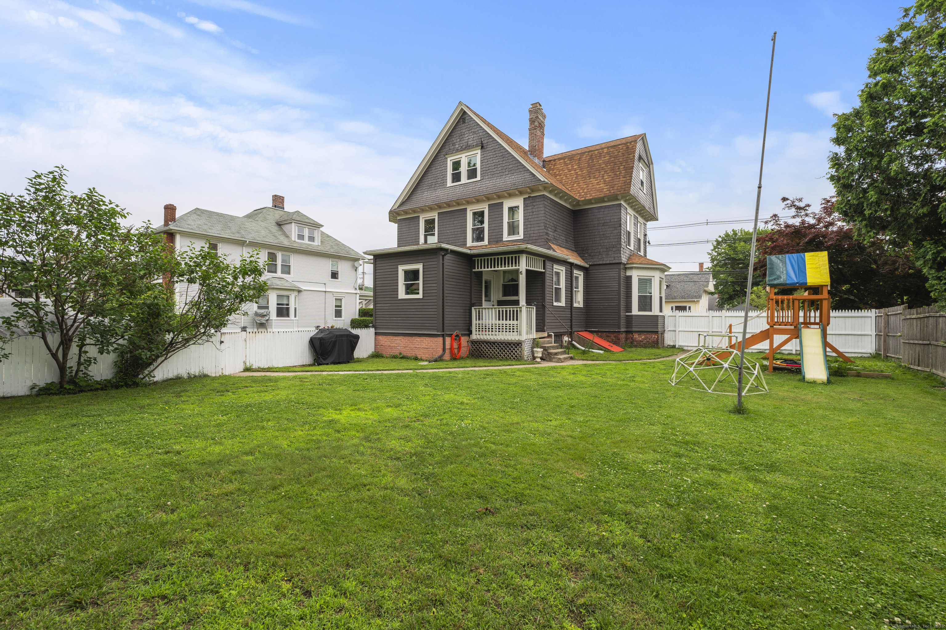 Property Photo: 135 West Thames Street CT 06360
