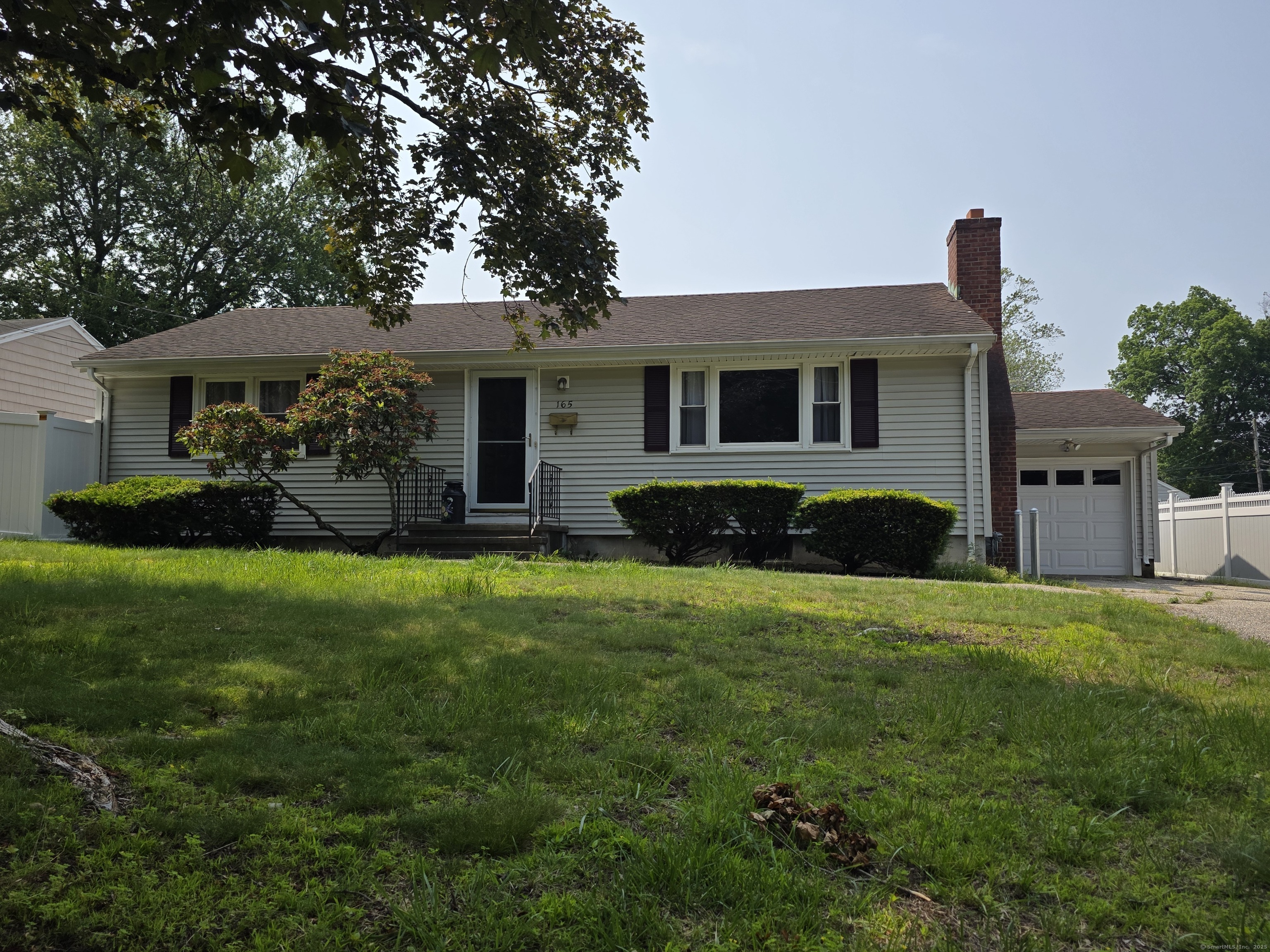 Property Photo:  165 Douglas Street  CT 06614 