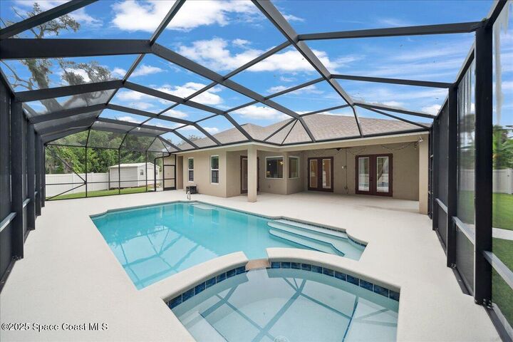 Property Photo: 1300 Myrtle Oak Court NE FL 32907