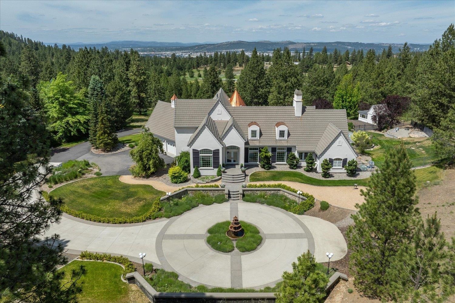 Property Photo: 2806 S Park Rd WA 99212