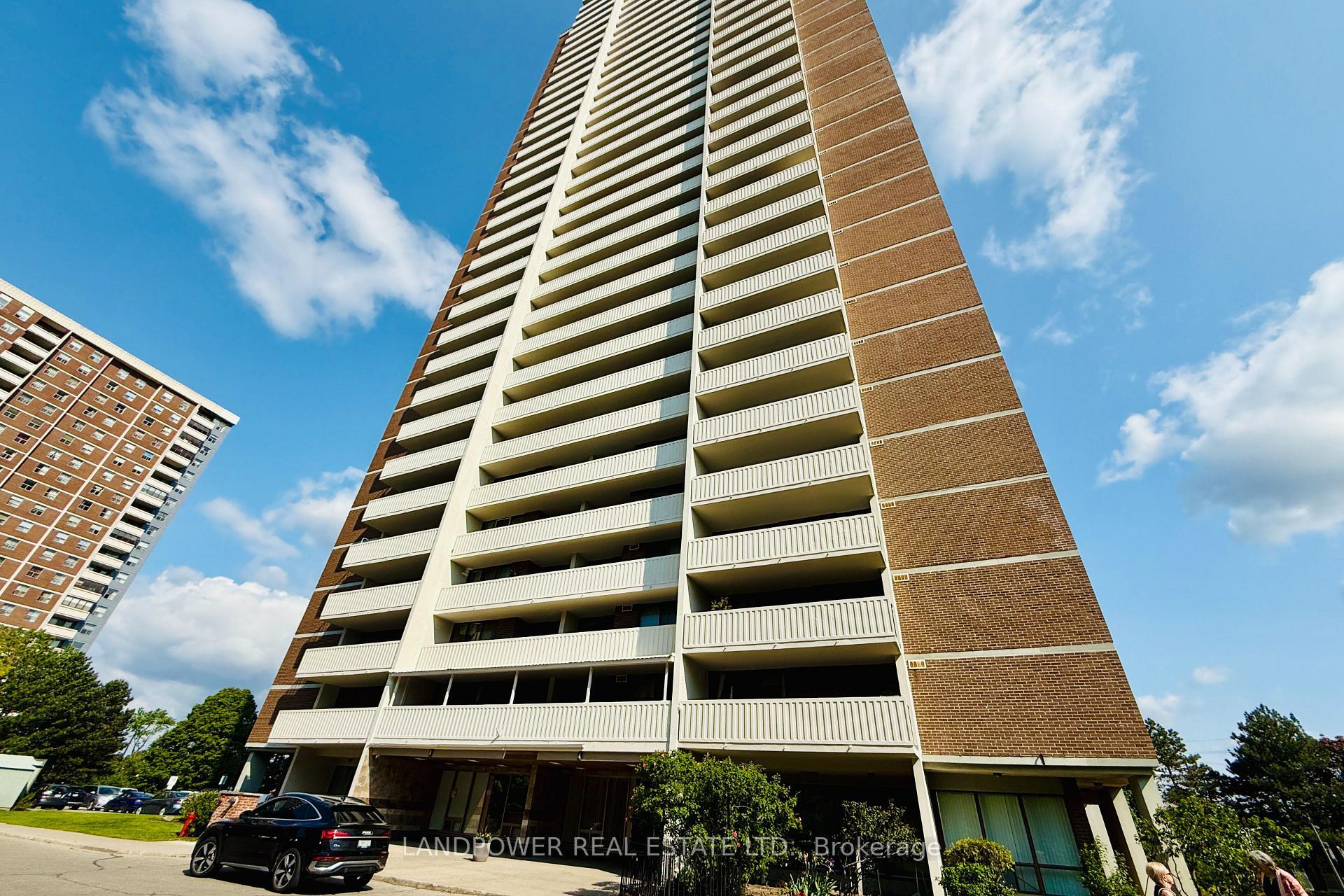 Property Photo: 10 Tangreen Court 3205 ON M2M 4B9