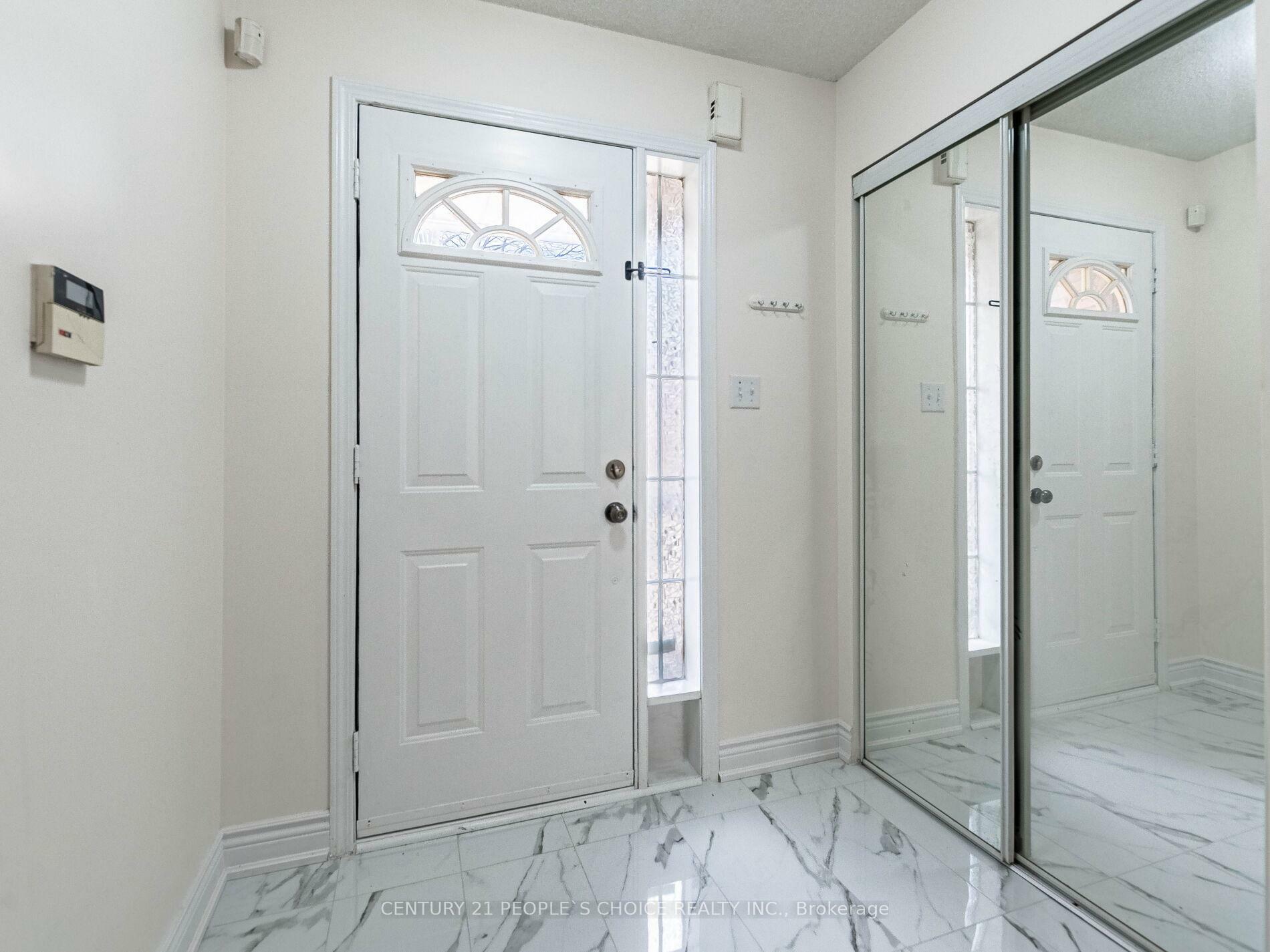 Property Photo: 32 Twin Pines Crescent ON L7A 1M6
