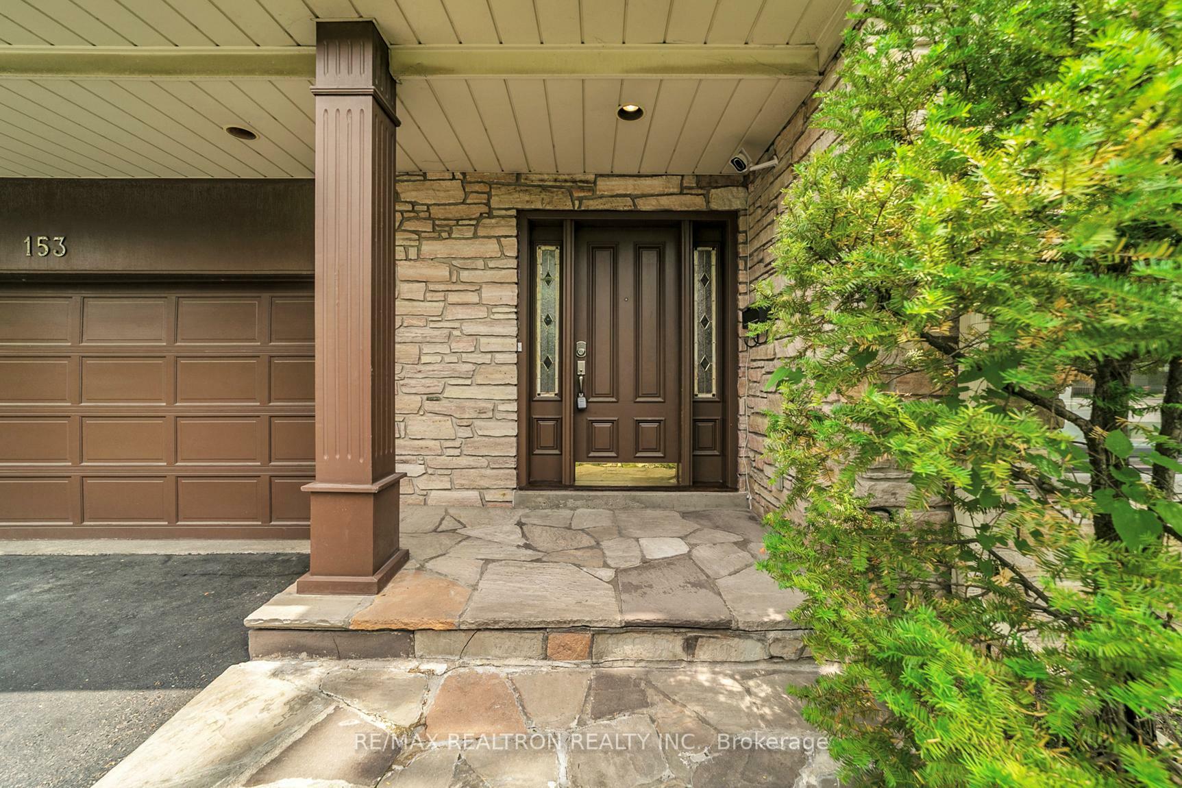 Property Photo: 153 Banbury Road E ON M3B 2L7