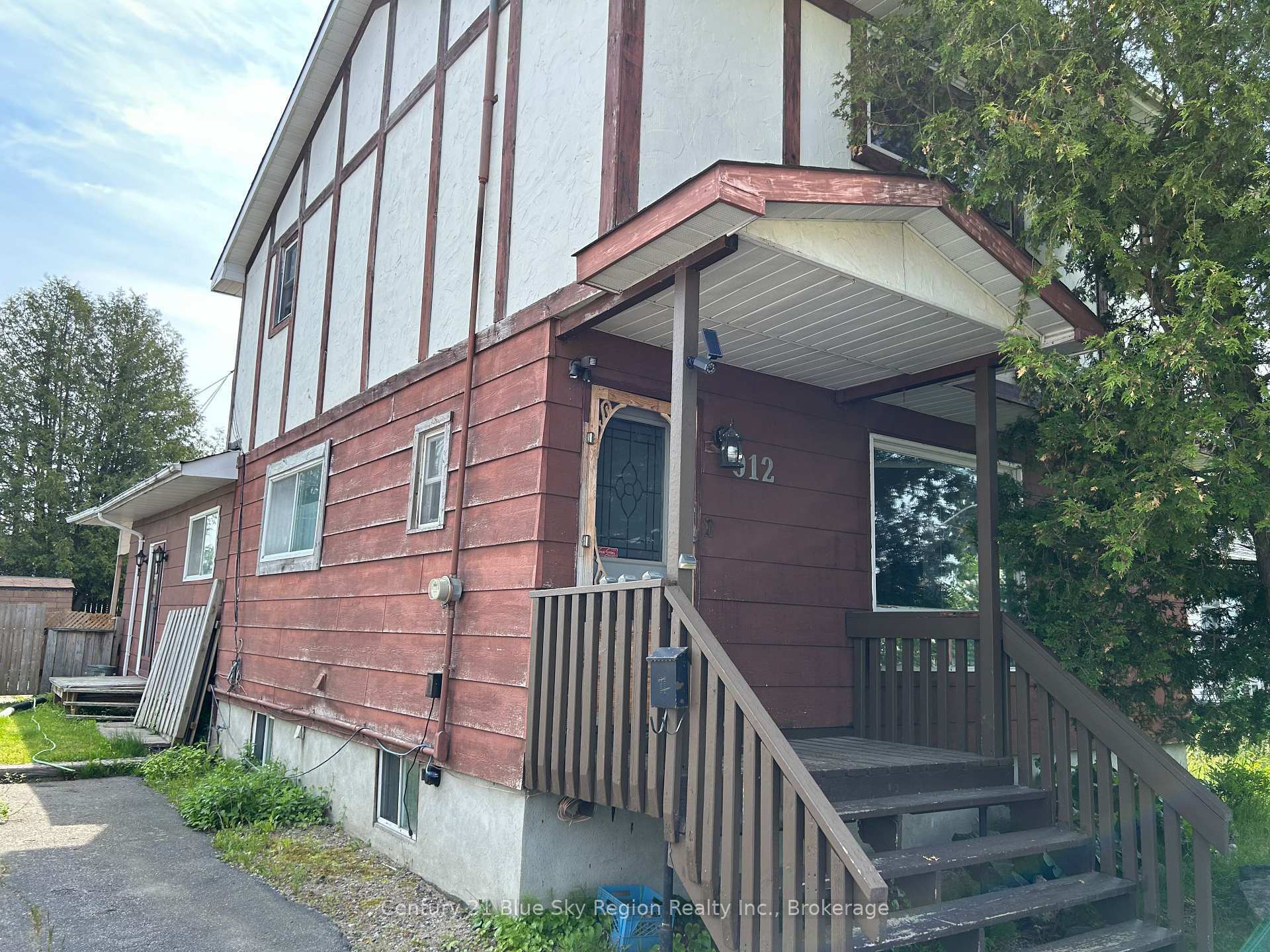 Property Photo:  912 Galt Street  ON P1B 5N4 