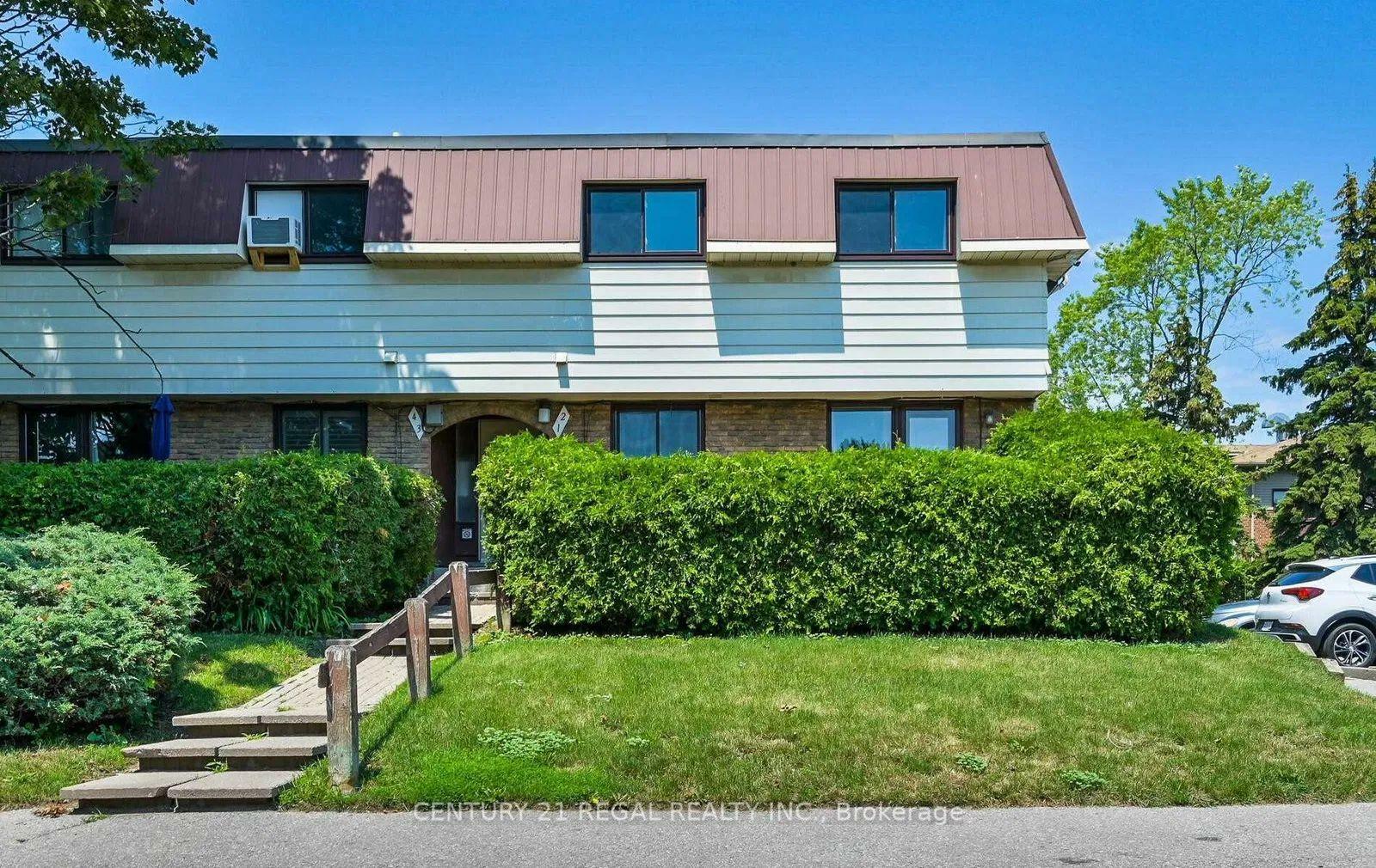 Property Photo: 506 Normandy Street 17 ON L1H 7N8