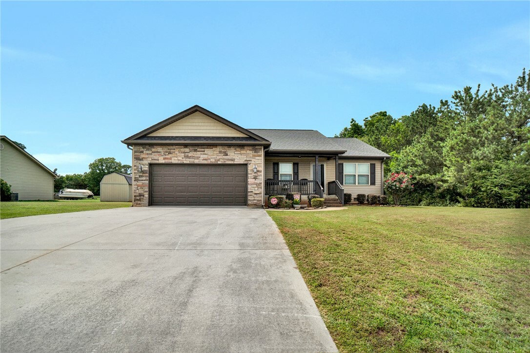 Property Photo: 102 Tea Leaf Court SC 29626