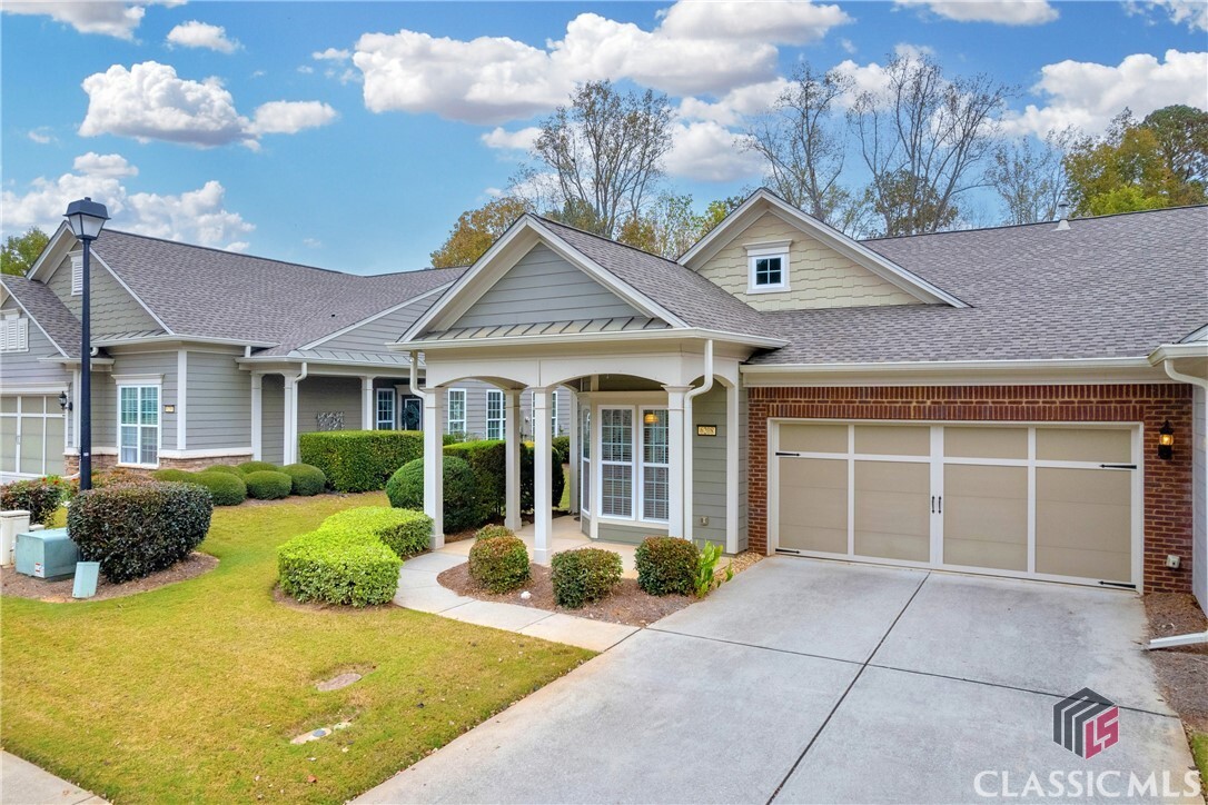 Property Photo: 6208 Longleaf Drive GA 30548