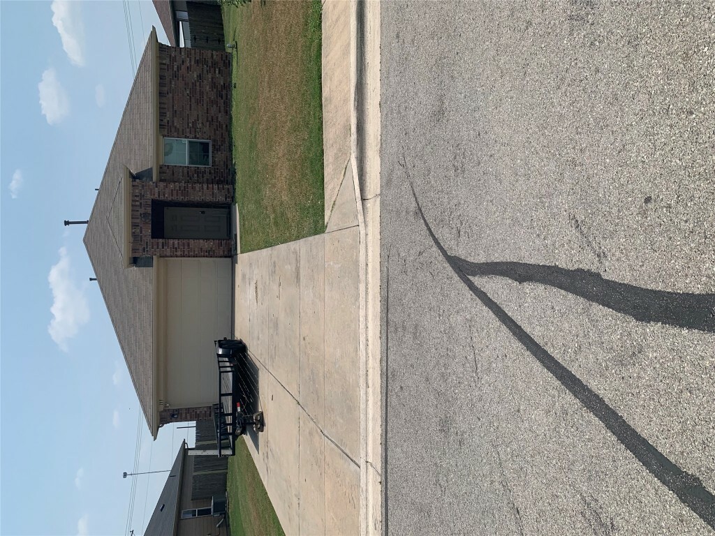 Property Photo: 137 Rafe Court TX 78640
