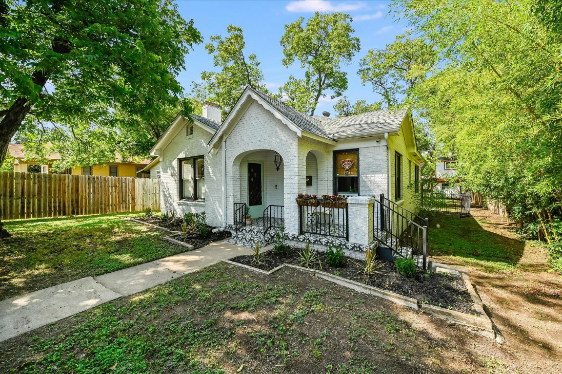 Property Photo: 510 E 38th Street TX 78705