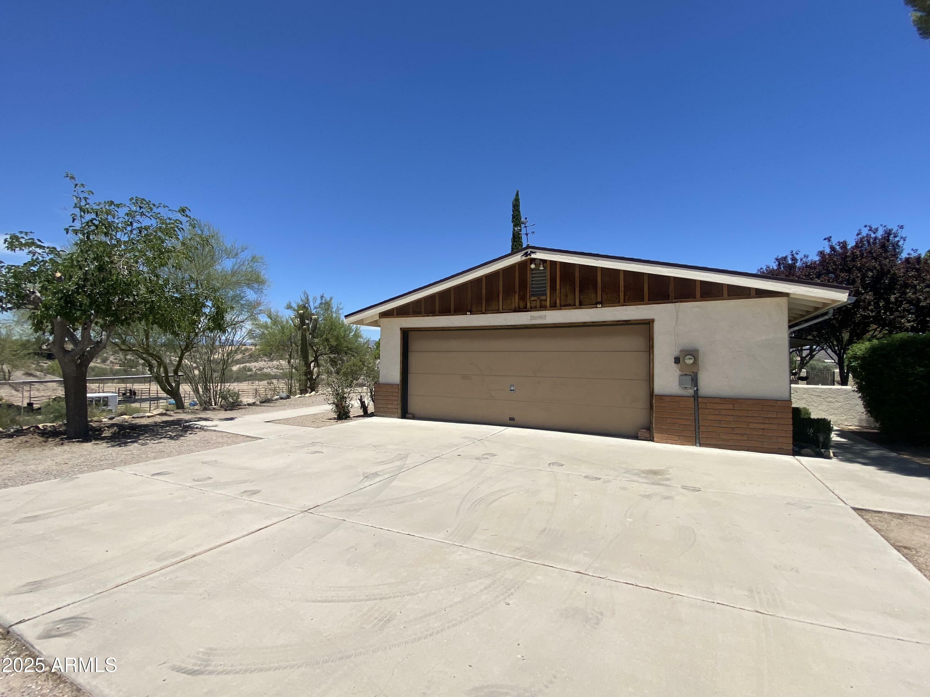 Property Photo: 1455 W Kenrick Drive AZ 85390